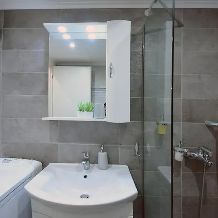 The Muse, Colorful Cozy Flat On Mitropoleos Downtown Apartment Thessaloniki
