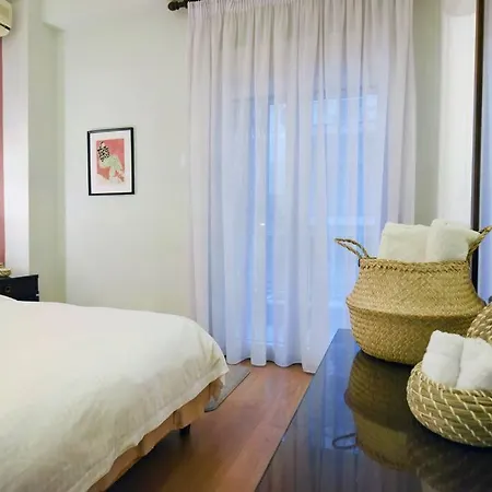 The Muse, Colorful Cozy Flat On Mitropoleos Downtown Apartment