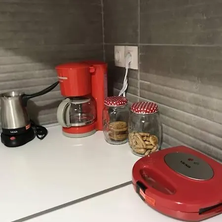 Apartment The Muse, Colorful Cozy Flat On Mitropoleos Downtown Thessaloniki